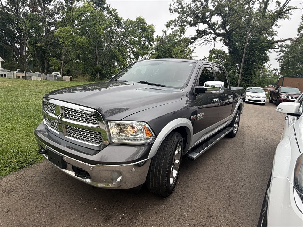 2016 RAM 1500 Laramie 4x4 Crew Cab 5'7's photo