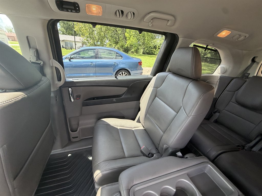 2014 Honda Odyssey Touring Elite - Photo 12
