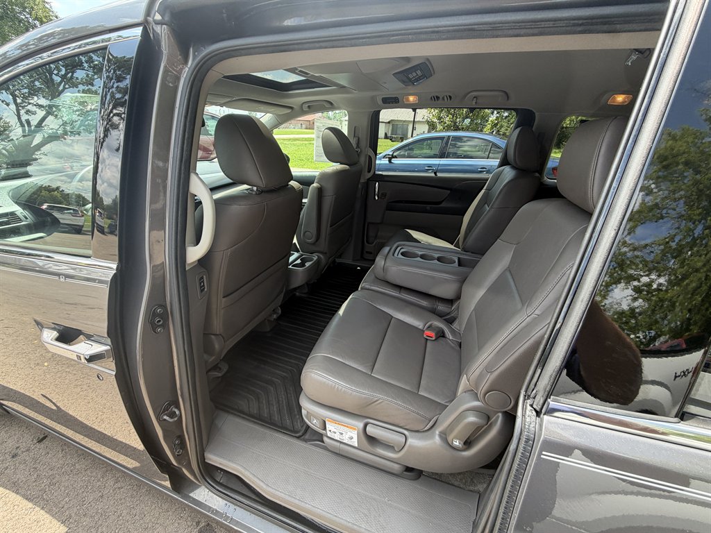 2014 Honda Odyssey Touring Elite - Photo 11