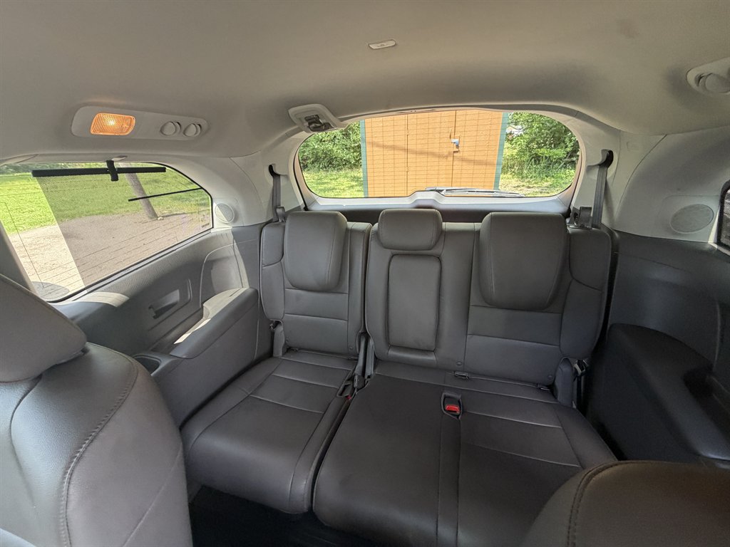 2014 Honda Odyssey Touring Elite - Photo 13
