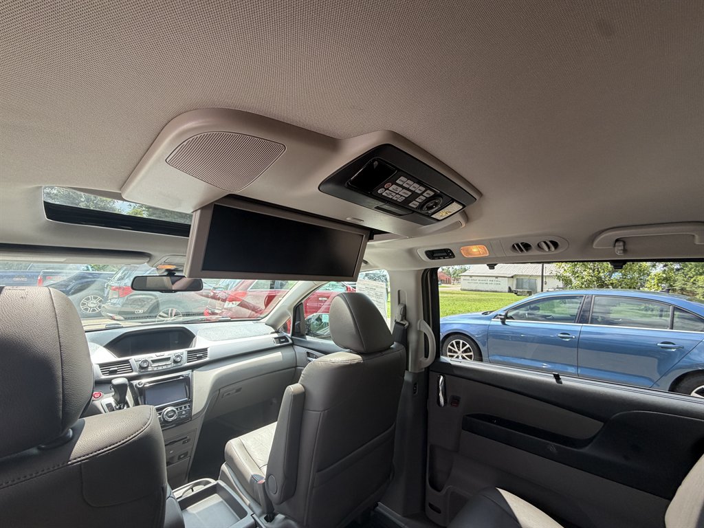 2014 Honda Odyssey Touring Elite - Photo 14