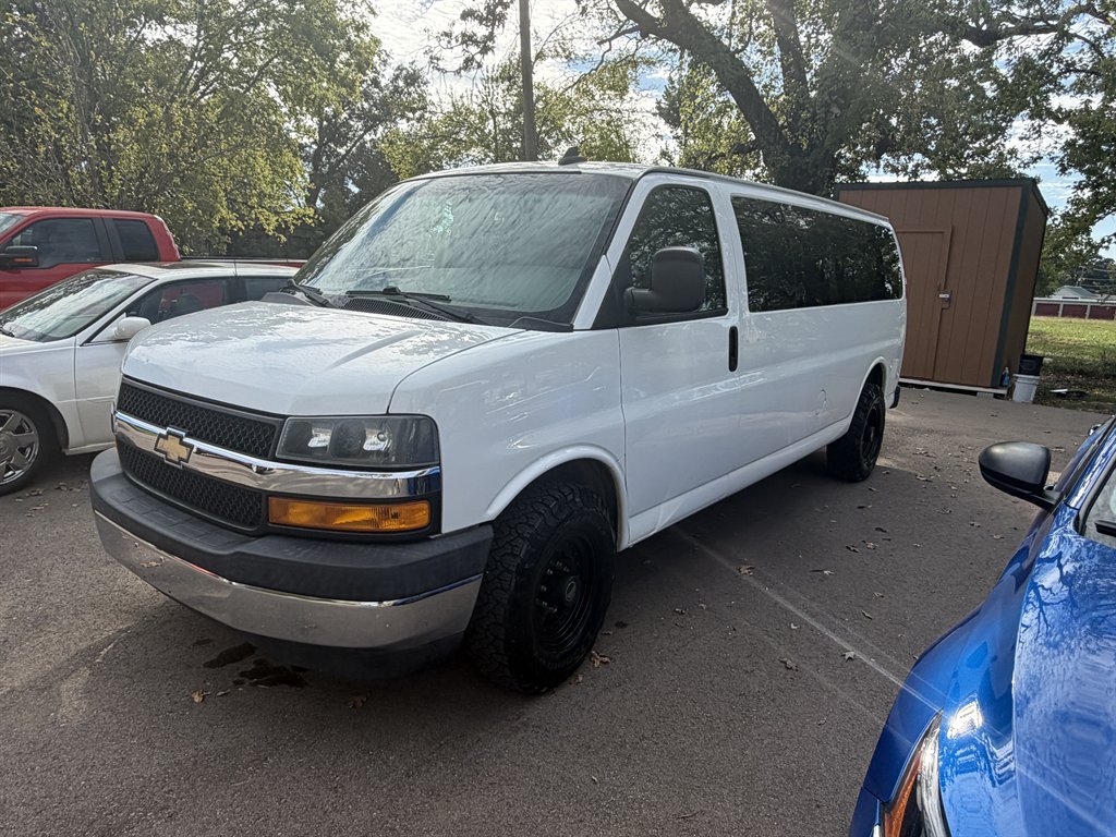 2018 Chevrolet Express Passenger LT